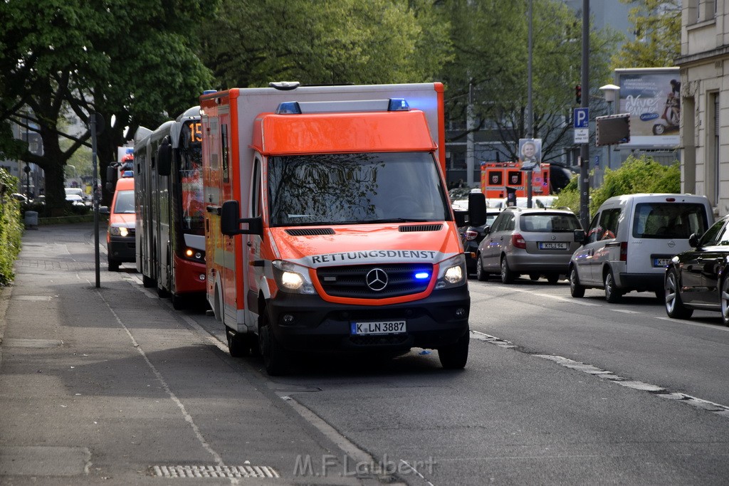 Feuer 2 Y Koeln Muelheim Bergisch Gladbacherstr P15.JPG - Miklos Laubert